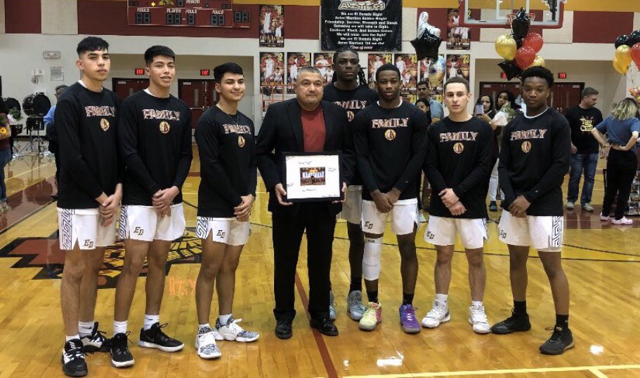 ELDO_Boyshoops's tweet photo. These men graduate tonite &amp; close the chapter in their high school career &amp; start to write the book on the rest of their lives. Go out &amp; be a positive difference in the 🌎. It wont be easy, cuz if it was ez everybody would do it. AWTWD. @EDAztecs_HS  @Agon9494 @KristynFlanagan https://t.co/LgoAsn9PpA