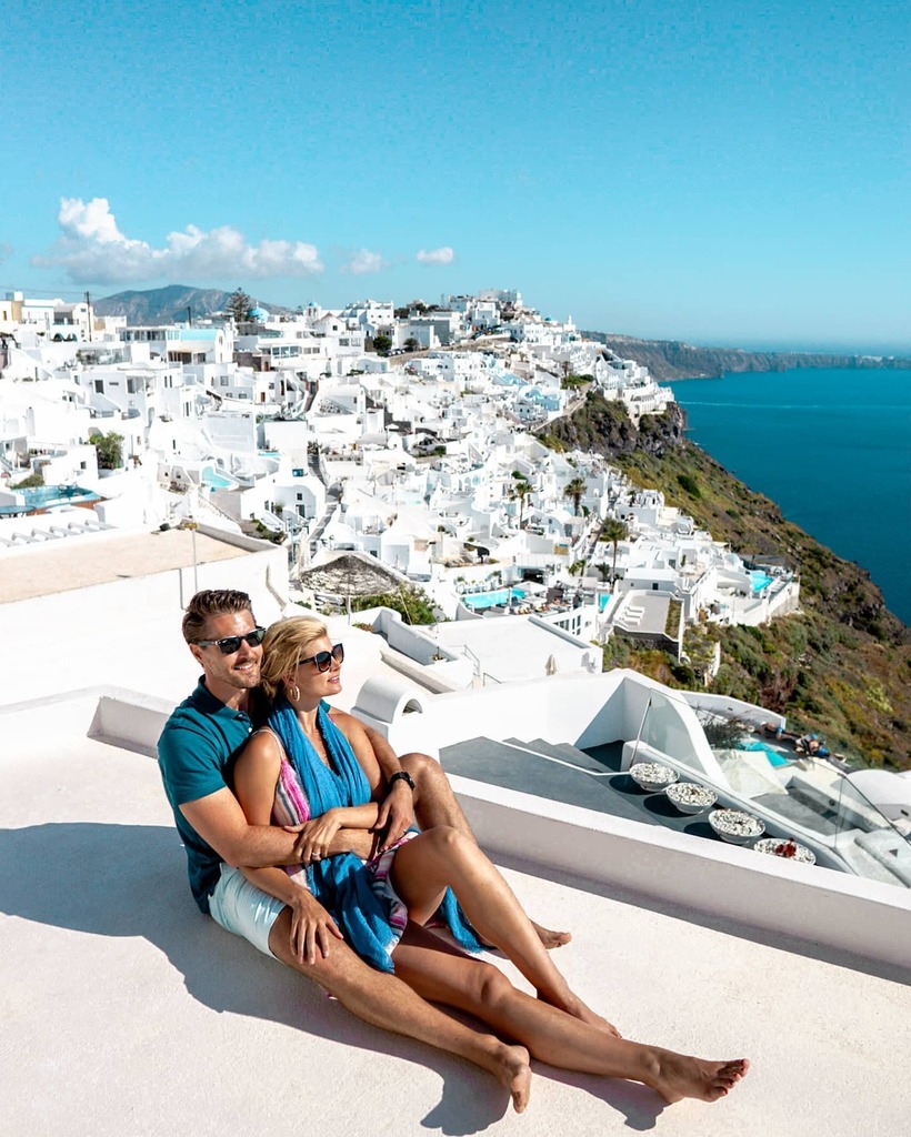 abroad_with_ash's tweet photo. 💫 Where have you traveled that offered some of the most memorable views? 👫 Tag who you shared it with! Santorini blew my mind when it comes to stunning views. It's definitely on my list of TOP 5
.
.
.
.
.
#hello_greece #santorinigreece #exploretocrea… https://t.co/BWTWWDmwQR https://t.co/CyOSINplGx