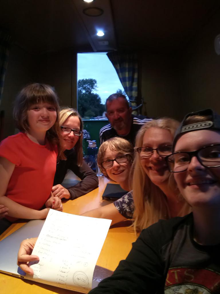 MoorbySharron's tweet photo. 42 tonight, best yet. Thanks @TheVirtualPubQ1 for a great end to the family canal boat trip https://t.co/eiNTSND86C