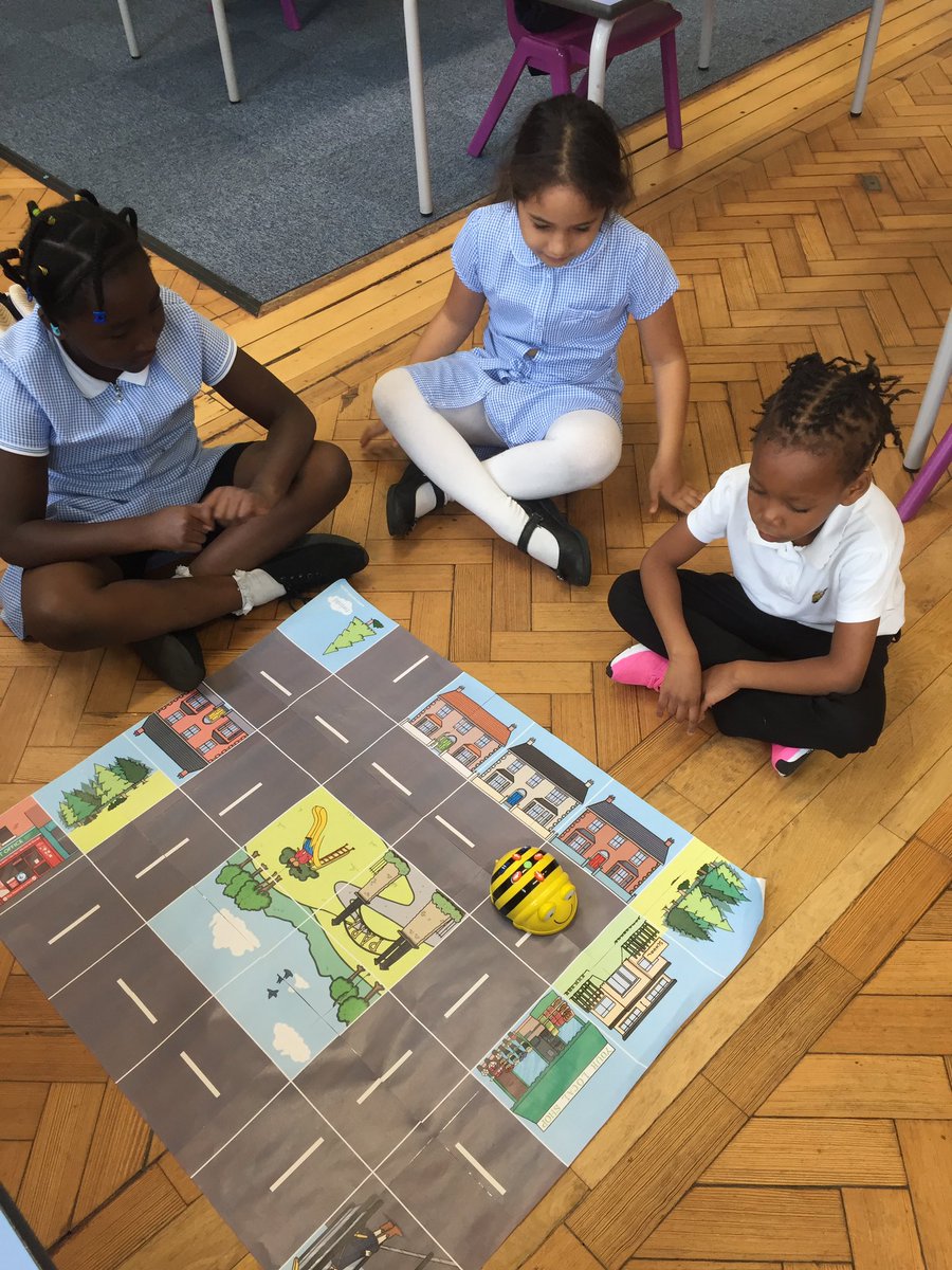MBrookprimary's tweet photo. This week Year 2 Laurel reflected on their year by writing letters to their new teachers. They also applied their maths learning to practise giving directions using Beebots #RealMaths #Beebots #Reflection #LastWeekOfTerm #Year2 #MBrook https://t.co/wnx8HO8znR