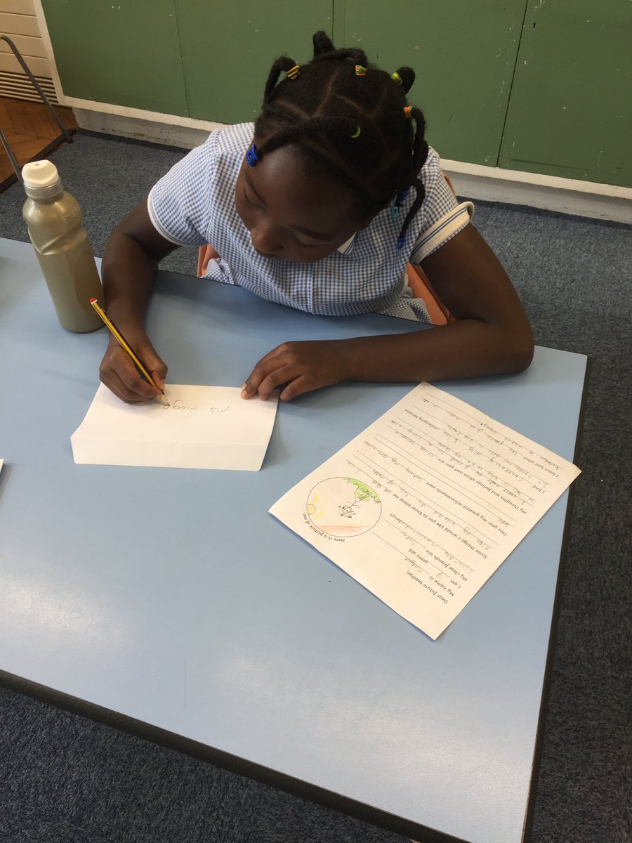 MBrookprimary's tweet photo. This week Year 2 Laurel reflected on their year by writing letters to their new teachers. They also applied their maths learning to practise giving directions using Beebots #RealMaths #Beebots #Reflection #LastWeekOfTerm #Year2 #MBrook https://t.co/wnx8HO8znR