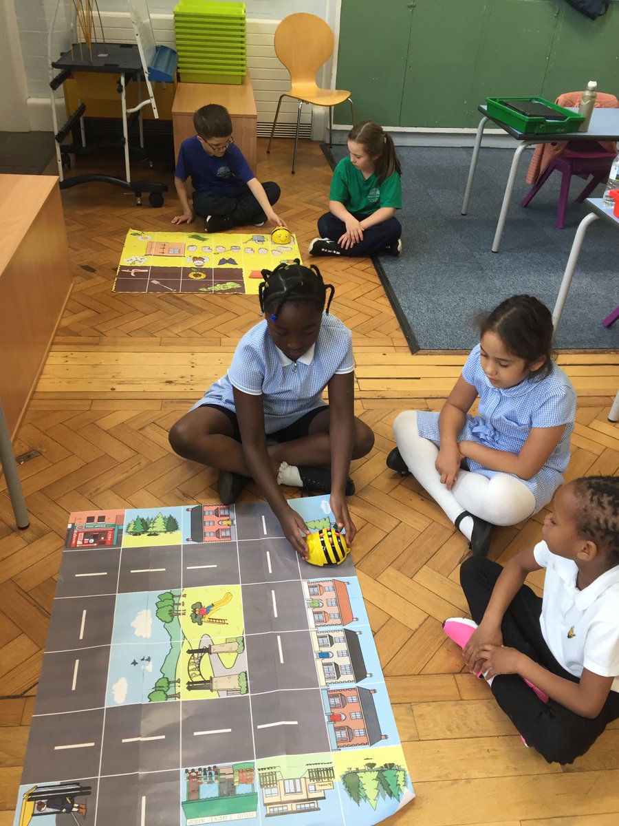 MBrookprimary's tweet photo. This week Year 2 Laurel reflected on their year by writing letters to their new teachers. They also applied their maths learning to practise giving directions using Beebots #RealMaths #Beebots #Reflection #LastWeekOfTerm #Year2 #MBrook https://t.co/wnx8HO8znR