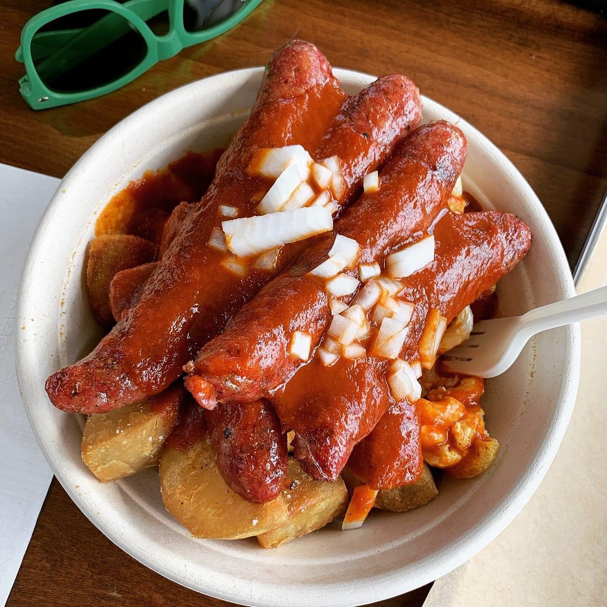 SuperflyDMC's tweet photo. Plate Thursday! Grab one of our classic Superfly Plates, or mix it up with our latest addition: the Currywurst Plate! 😱🌭🍽 #SuperflyDMC ❤️🧡💛 https://t.co/tOQgTtQ40C