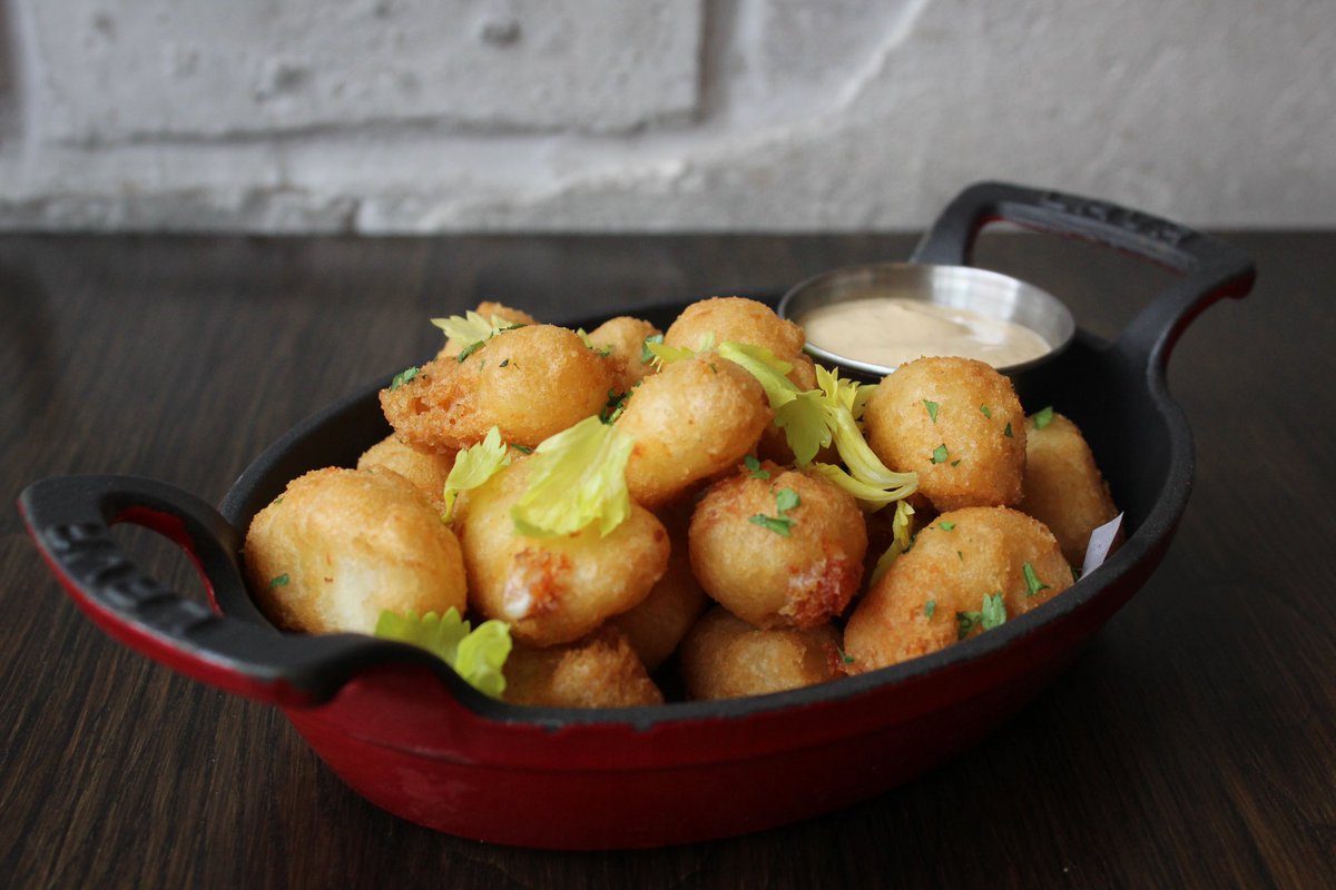 TheDawsonChi's tweet photo. Things no one has ever said: “Let’s skip the cheese curds” 🧀 https://t.co/phHnqPTijz