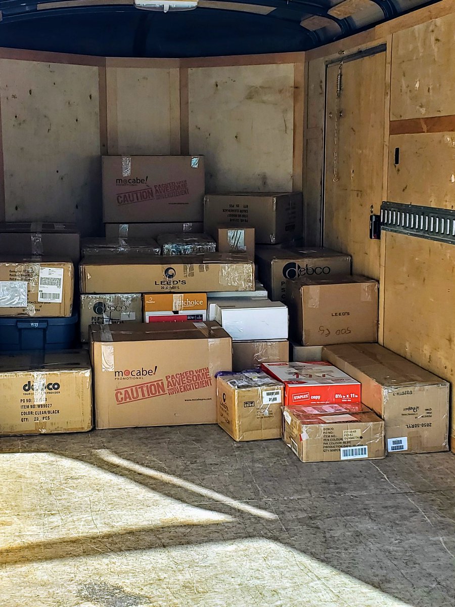 TimbosTransport's tweet image. Mirror mirror (that needs a cleaning) on the wall, who is the best #mover of them all? Choose #TimbosTransport for your next #smallmove- it will be #thebestmoveyouwillevermake!

timbostransport.com 

#moving #movingday #movingservices #longdistancemoving #localmoves #Waterloo