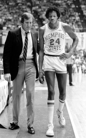 👑😳👀PASS THE CROWN??👀😳👑 Now that Mike Miller @ Houston High &amp; Moussa Cisse is packing bags to Memphis State, should we be looking at THE ALL TIME POINTS &amp; REBOUNDER in Memphis Tiger history to come back &amp; help Penny CREATE A MONSTER in Moussa!? 

Keith Lee IS AVAILABLE! ⭐️⭐️