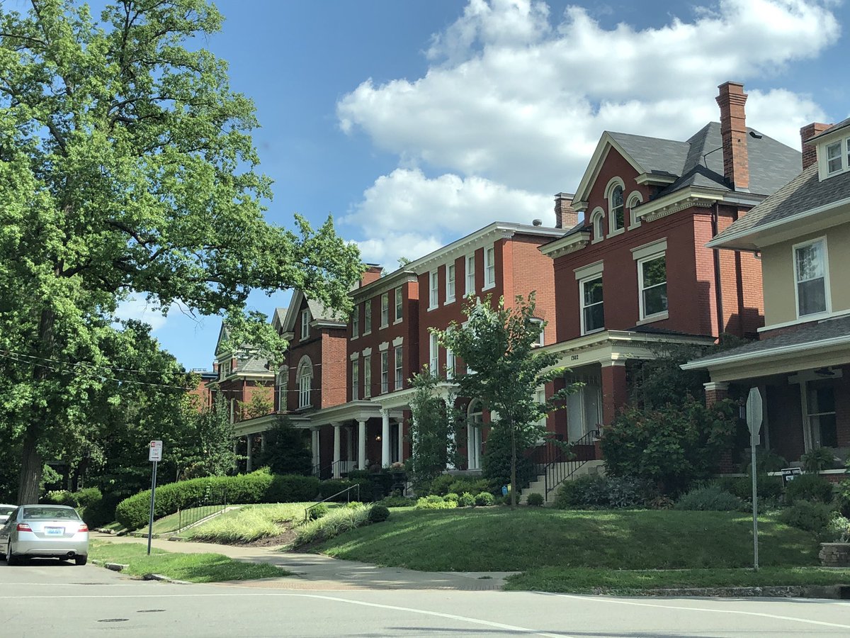 CherokeeTriangl's tweet photo. Itβs a hot and humid one out there today neighbors! Stay safe, stay cool and remember to hydrate! π₯΅ #cherokeetriangle #louisvilleky #kentuckysummer https://t.co/jweHyjcKYL