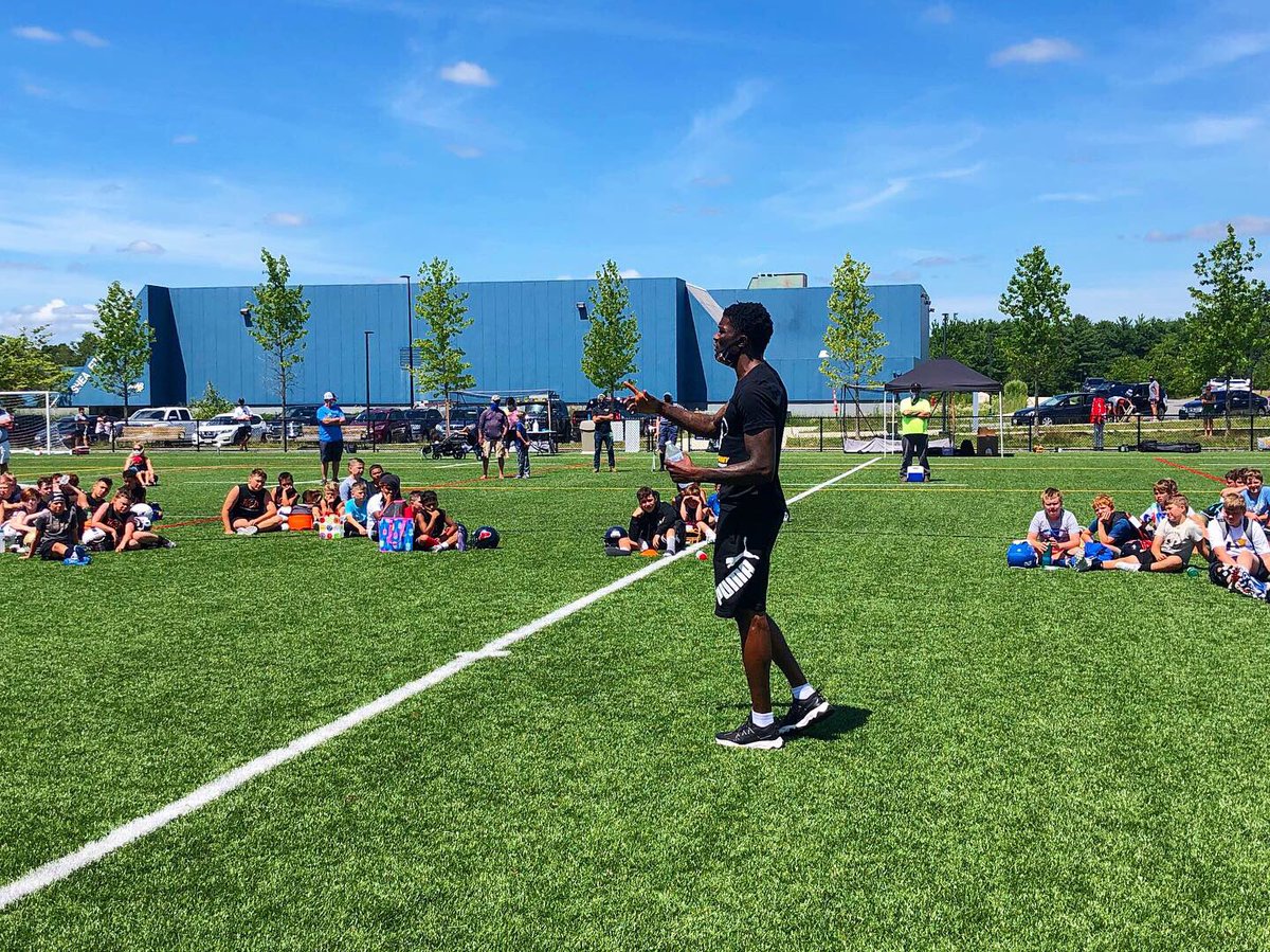 OrlPirates's tweet photo. The @mass_pirates spend a second day at the Elite Football Academy in Weymouth MA as Defensive Back Al Louis-Jean spoke to the boys and hung out on another beautiful day!
#PiratesGiveBack | #JumpAboard https://t.co/6eX2bqGRHB