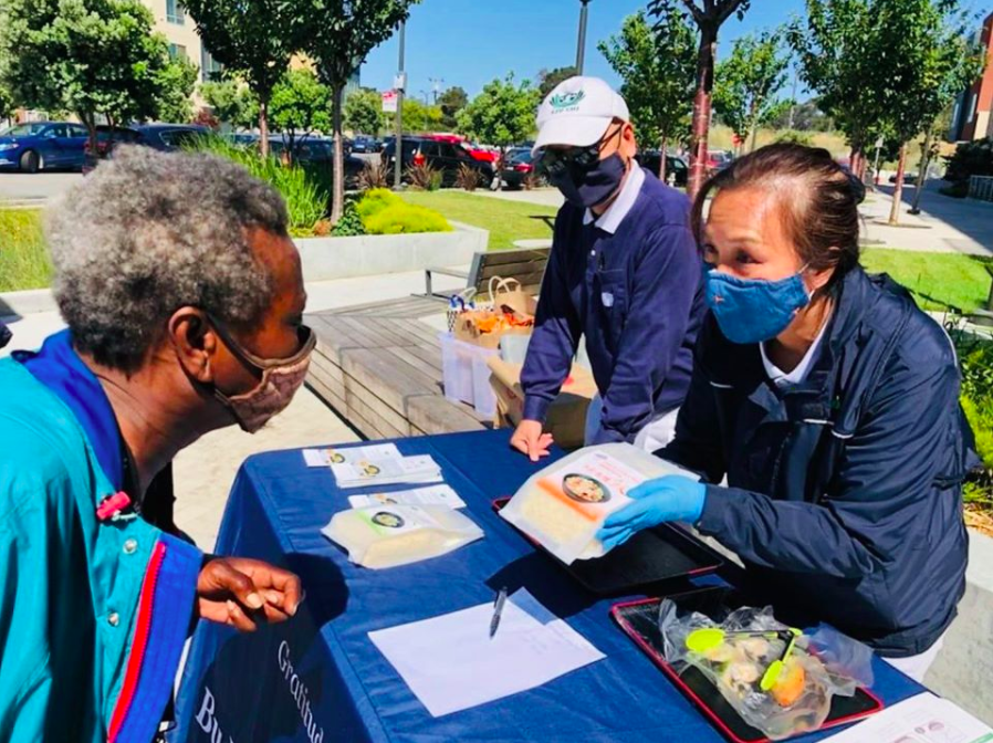 TzuChiUSA's tweet photo. This month, #TzuChiNorthwest received a shipment from #MasterChengYen in Taiwan 🇹🇼. It was 760 boxes of #JingSi instant rice 🍚 &amp; noodles 🍜  to keep hungry individuals and families fed through the pandemic! Learn all about where it went &amp; how to help: https://t.co/1WqL0J1T5Y https://t.co/vwQYtHzVn7