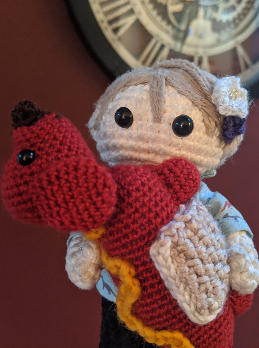 ishxallxgood's tweet photo. Oh look! It's a #Spacedog!!! #Yarndam and #Yarnigel says they have a #Hotdog4Hannibal https://t.co/4spwSmVNqc