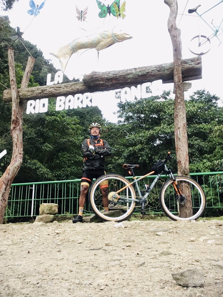 kahelr's tweet photo. Bogotá- Chinauta #mtbcolombia 🇨🇴 #ciclismocolombia #pasionporlabici #mtblife #mtb #btt #cycling #roadbike #mtblife #msctires #velo #bikelife #bikeporn #rideliferidegiant #bibshort #gianttalon3 #strava #cyclingphotos #vtt #instabike #singletrack #atrevetealoimposible https://t.co/WQATmQz2RG