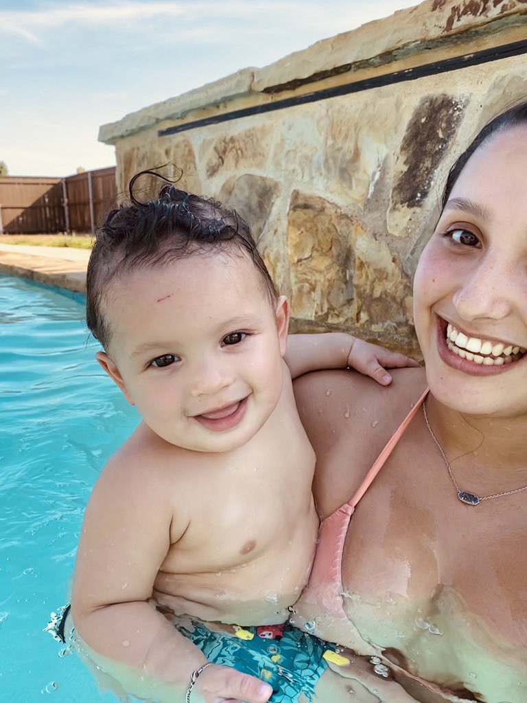 sheshicaamunozz's tweet photo. momma’s boy 💙 https://t.co/eUdkjSMeV9