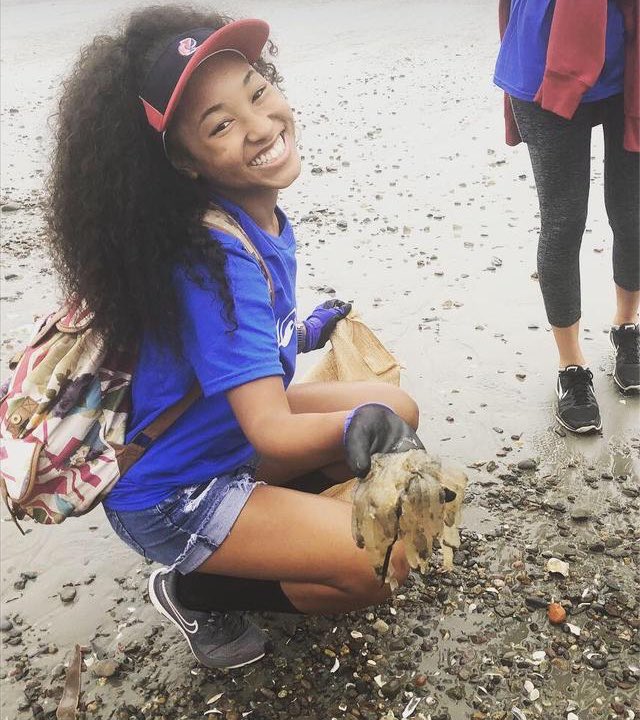 JeriylaKamaWeng's tweet image. I’m kind of new to Twitter so here’s my intro! 

Hello! My name is Jeriyla (je-rye-la) and I’m studying the ventilation of Spotted Ratfish at Friday Harbor Labs this summer! I enjoy studying fish, nature photography, and learning about different cultures! Nice to meet you 😊
