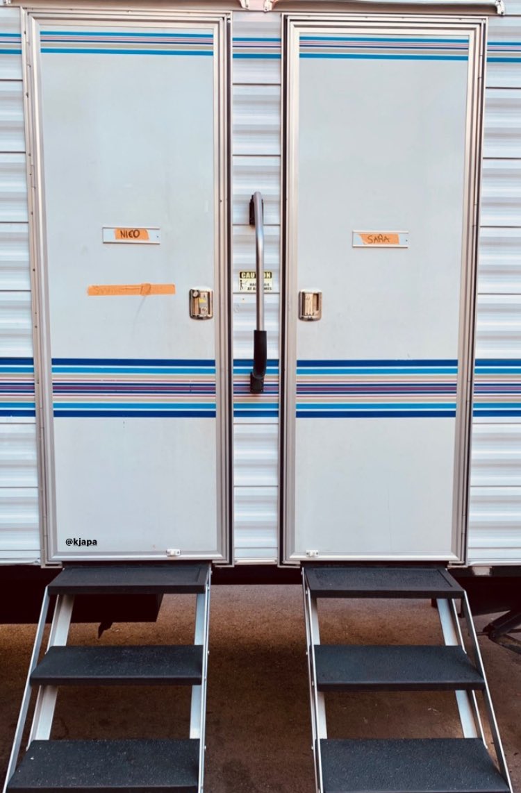 Sofia Carson atualizou seu Instagram stories com essa imagem dos bastidores de “Songbird”.