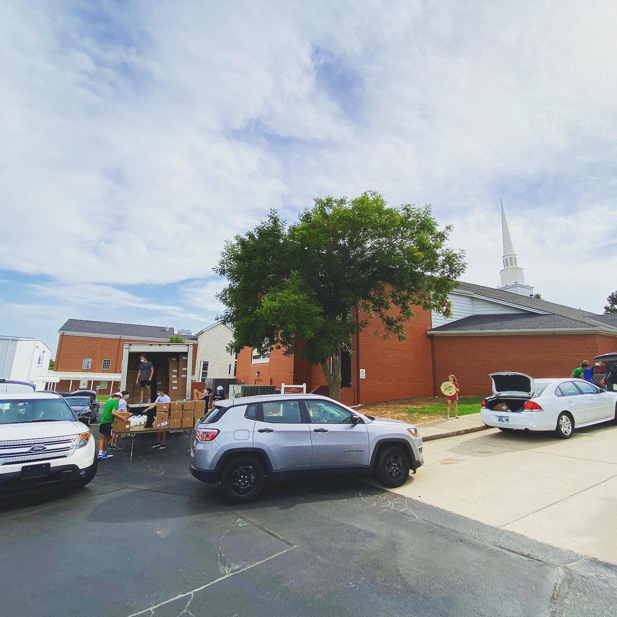 FBCChoctawOK's tweet photo. Thank you to all of our volunteers for serving our community and honoring Christ so well today! Thank you Choctaw community for giving us the privilege of getting to know you and serve you. We love being your friends and neighbors!
_____________
#choctaw #fbcc20 https://t.co/HL7HB0xQVD