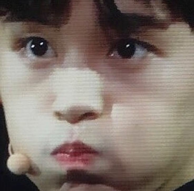 abtdku's tweet photo. mark lee universe, literal tiene la galaxia en los ojos https://t.co/PZQyoFQfRF