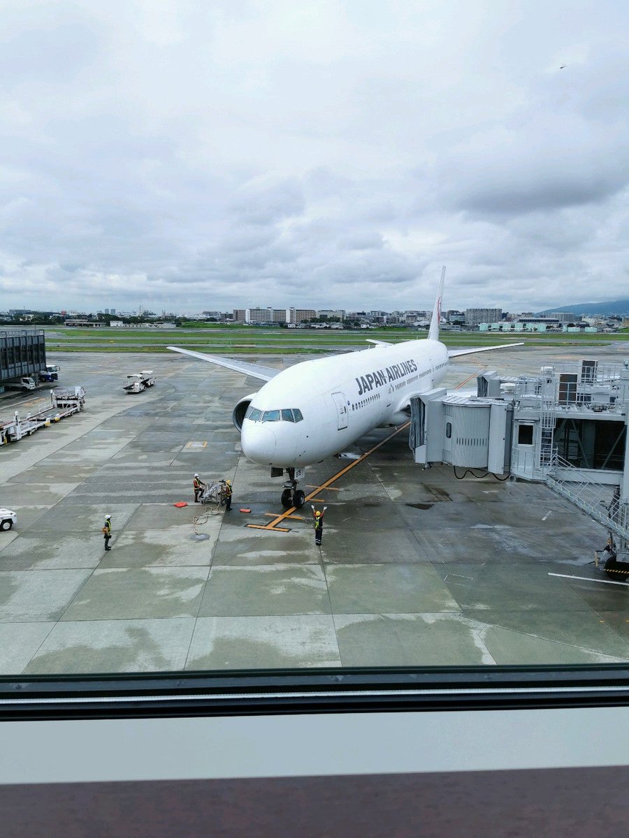 lef_papa's tweet photo. 久しぶりの空港はコロナ対策でおつまみ、ジュース類が無くなっていました。 (@ サクララウンジ in 豊中市, 大阪府) https://t.co/roVscl3VzS https://t.co/S50pErBeNj