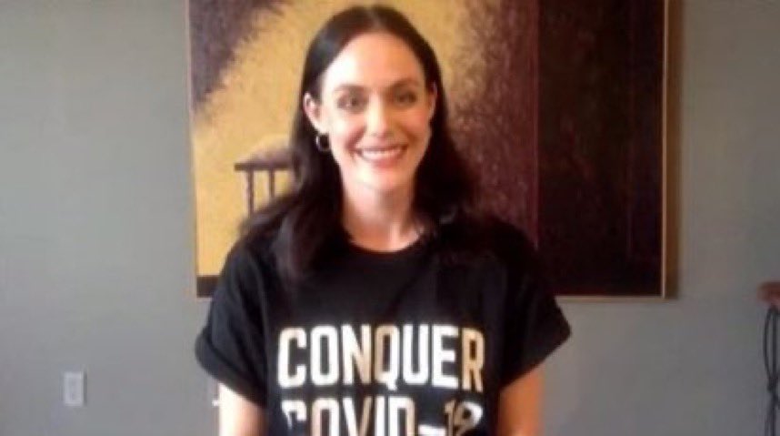 Another photo of #TessaVirtue from yesterday's <a href="/OntariosDoctors/">Ontario Medical Association</a> #OMAKids <a href="/conquercovid19/">🇨🇦 Conquer COVID-19 🇨🇦</a> event on Zoom. 
📷 instagram.com/stories/snchri…