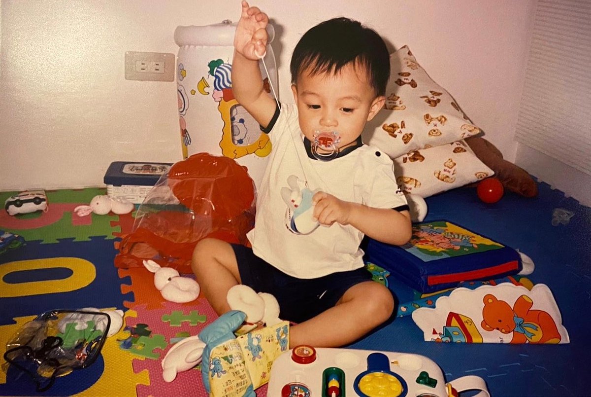 fy_wayv's tweet photo. 200717 #YANGYANG Weibo update 

2 year old Yangyang

#WayV #威神V https://t.co/Zyz9umFkDJ