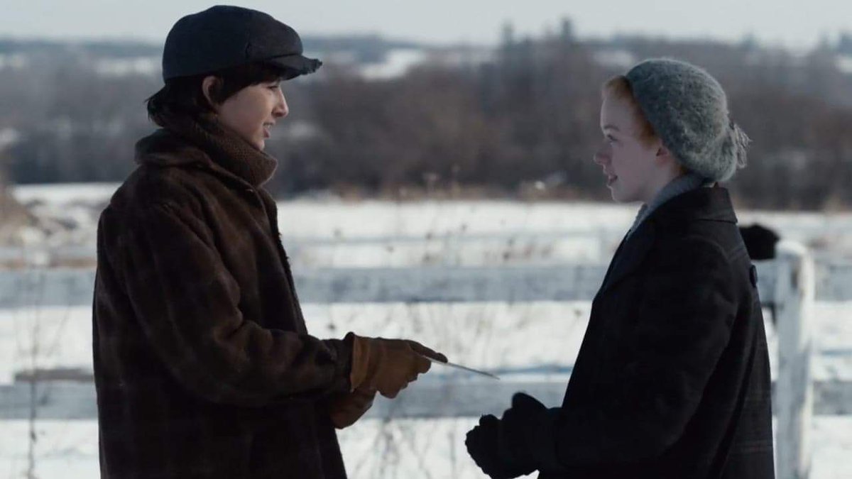 Jerry giving Anne a Christmas card  #renewannewithane  #AnneWithAnE