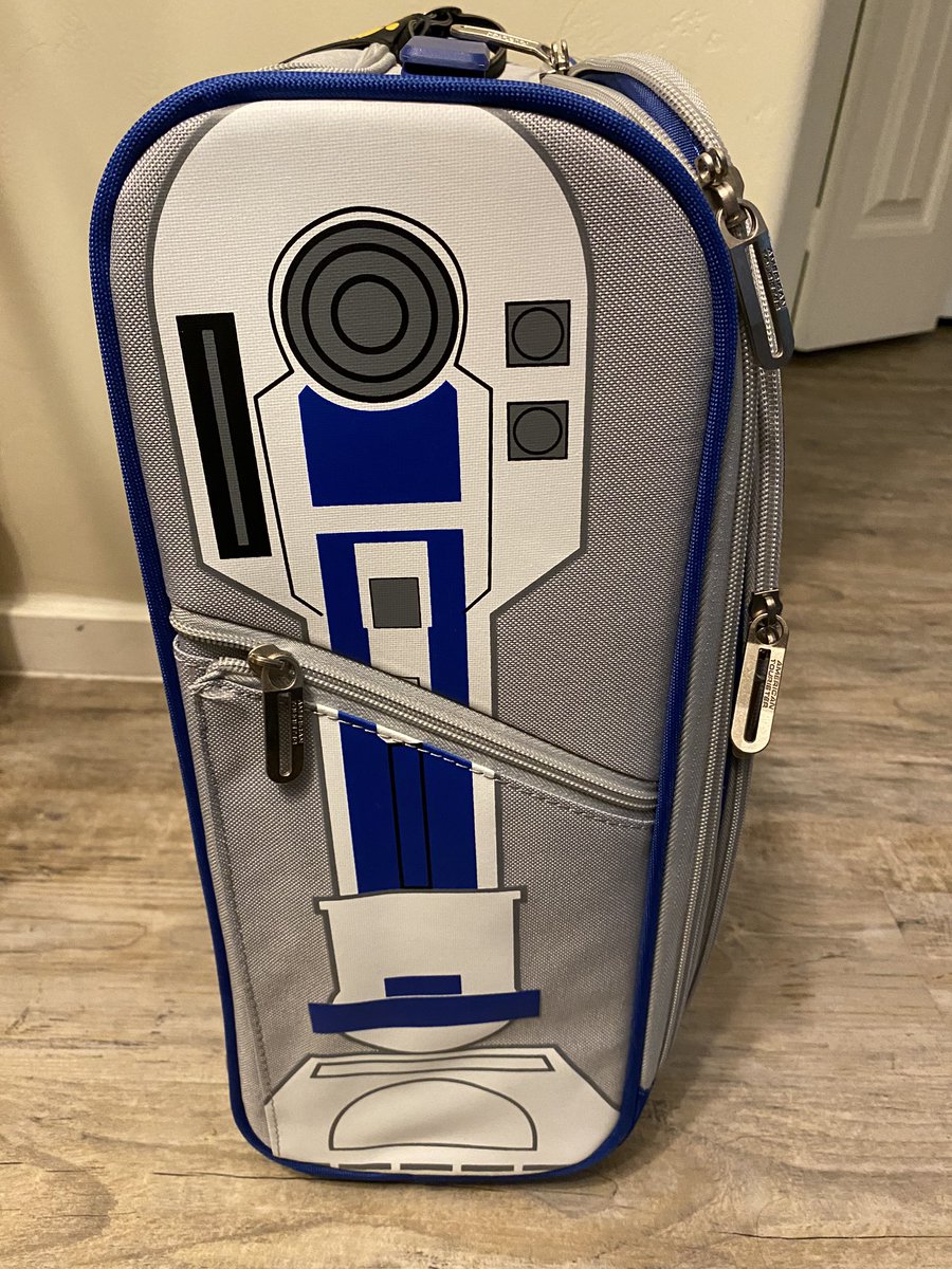 Kamiduu's tweet photo. Got this adorbs #r2d2 carry-on so I’ll be ready to roll as soon as it’s safe. 😍 #ThisIsHowIRoll #teamdroids https://t.co/AEW81TlSq3