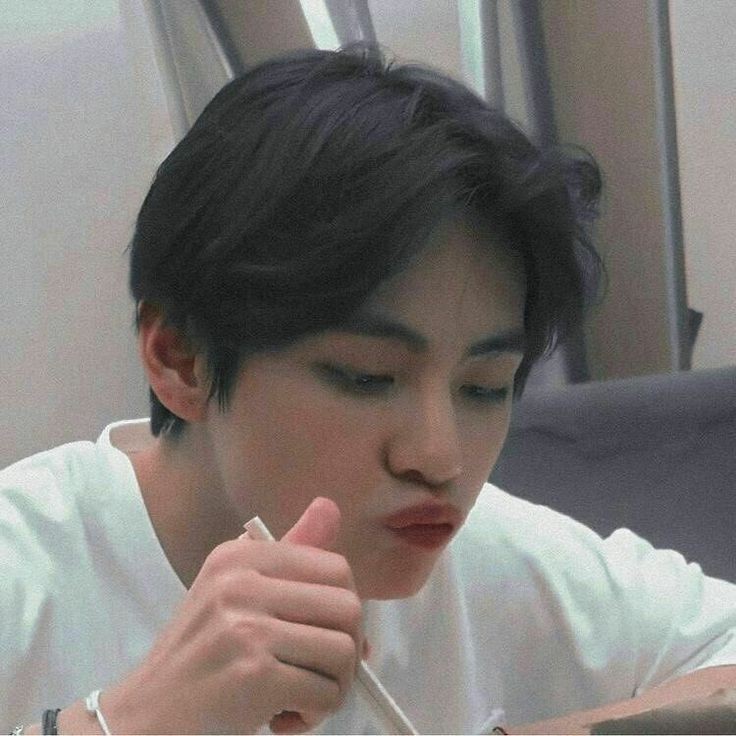 louvletters's tweet photo. 𝗯𝗲𝗲𝗽 𝗯𝗲𝗲𝗽! @rosesfym, you received a new message! 
⠀⠀⠀⠀⠀ ⠀ ⠀𝘁𝗮𝗲𝗵𝘆𝘂𝗻𝗴 loves you 𝘀𝗼 𝗺𝘂𝗰𝗵! ☀️ https://t.co/YdkNtLpM92