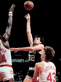Reason #1: EfficiencyKevin McHale is so much more efficient than Hakeem Olajuwon, its laughable.McHale's Most Efficient Season:60.4 FG%, 83.6 FT%Olajuwon's Most Efficient Season:52.9 FG%, 77.9 FT%Mchale's Career:55.4 FG%, 79.8 FT%Olajuwon's Career:51.2 FG%, 71.2 FT%