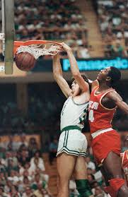 Reason #4: H2HMchale and Olajuwon met 1 time H2H in POs in the 86 Finals. Mchale was the primary defender on Hakeem.Hakeem put up 24.7 PPG on 47.9 FG% (66.7 FT%), which is respectable, but Mchale TORE IT UP with averages of 25.8 PPG on 57.3% FG% (80.4 FT%)!Celtics win in 6