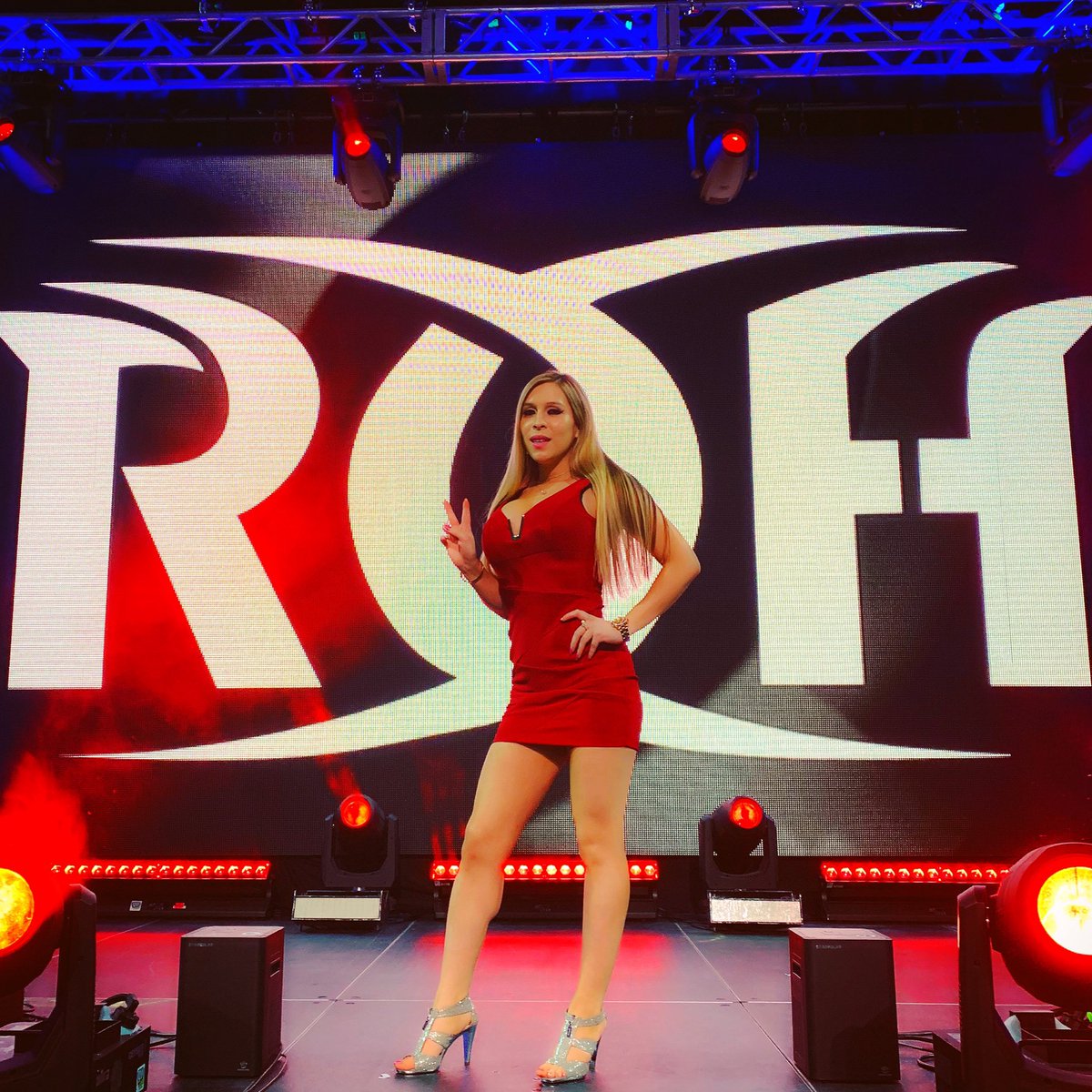LVSignChick's tweet photo. Signs for @RumbleBunny777...what would be some great signs for her?
#WatchROH #ROH #WOH #FOH #HonorClubGirls #HonorClubBros #HonorClub #SupportWrestling #WrestlingCommunity #SharpiesForSignLady #SignLady #OriginalSignLady #MadlyScribbledStuff #SignsIn2020Vision #SignLady2020 https://t.co/eQ7kt43y8r
