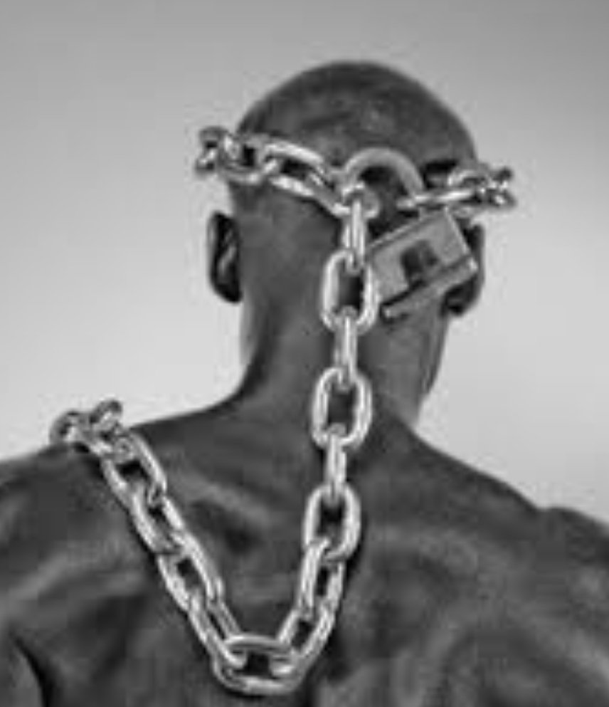 HarryO1975's tweet photo. #AmeriKKKa🇺🇸 has us brainwashed into believing that we are INCAPABLE of the #BlackUnity for us to BUILD for and PROTECT OURSELVES. It's time to break the chains.
#POW #PrisonersOfWar
#Rebellion2020 #SecretsOfWar #FreeYourMind https://t.co/Kp2zSCJkIE