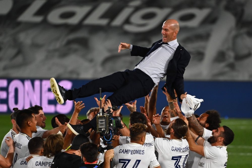 UCL_ARAB's tweet photo. بطولات المدرب زين الدين زيدان مع ريال مدريد:
دوري أبطال أوروبا 3 مرات 🏆🏆🏆
الدوري الإسباني مرتين 🏆🏆
كأس العالم للأندية مرتين 🏆🏆 
كأس السوبر الأوروبي مرتين 🏆🏆
كأس السوبر الأسباني مرتين 🏆🏆.

11 لقب من 209 مباريات خلال 4 سنوات فقط. 👏 https://t.co/hf4HixyRYh