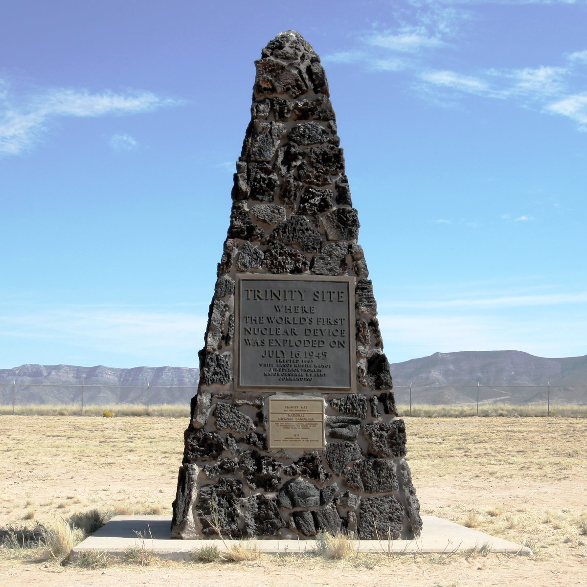 acmishra's tweet image. 75 years ago (07/16/45), the first atomic bomb was tested near Socorro, NM - The Manhattan Project. It used plutonium & had an explosive yield of 22 kilotons of TNT.  After using two similar bombs on Japan, it effectively ended World War II.
(Photos: Wikipedia)
#TrinityTest