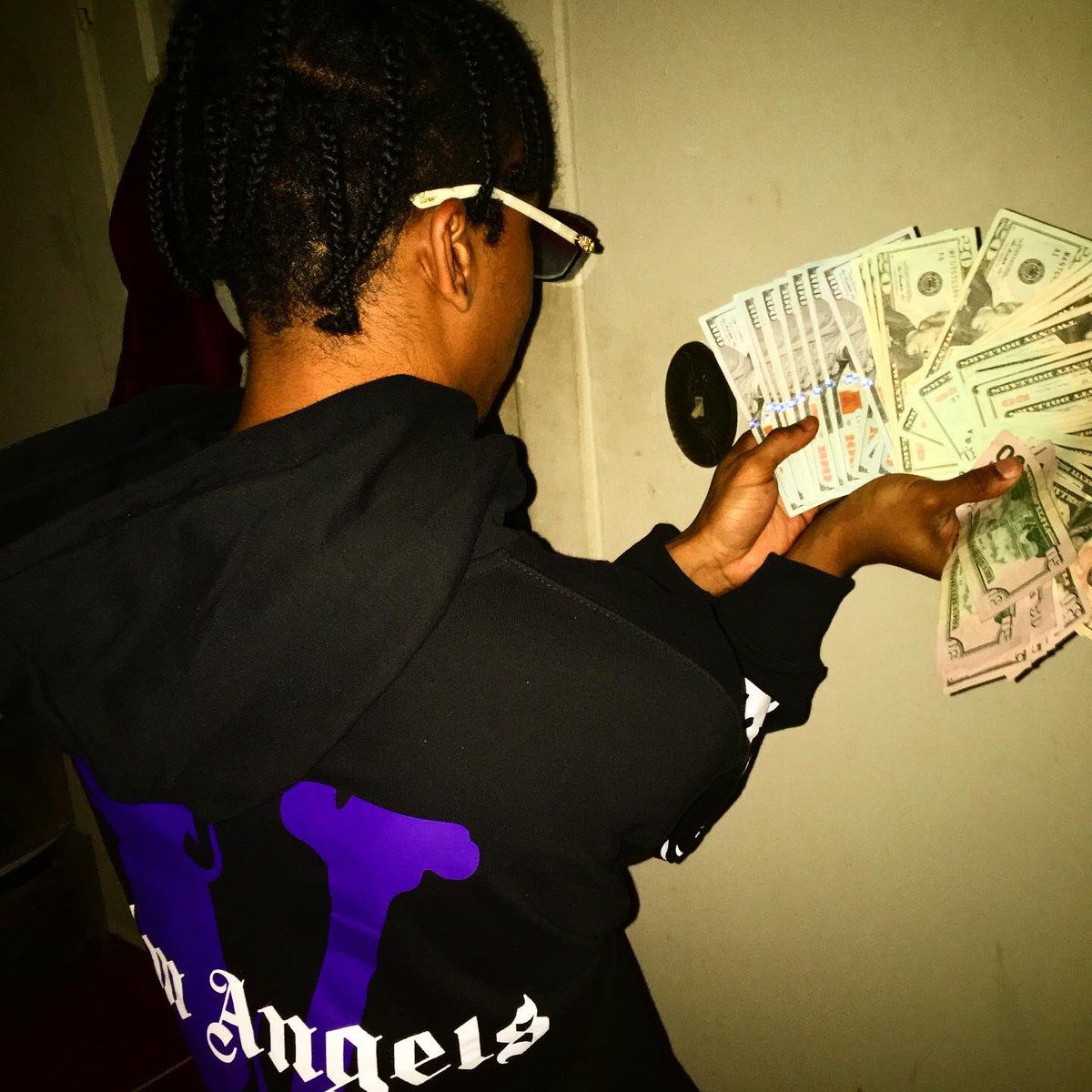 juggrx's tweet photo. TAP IN IF YOU TRYIN MAKE SOME FREEBANDZ💳💯follow me on ig @5ljuggrx we not fuckin around❌🧢 #NewProfilePic https://t.co/rasIDHmCAJ
