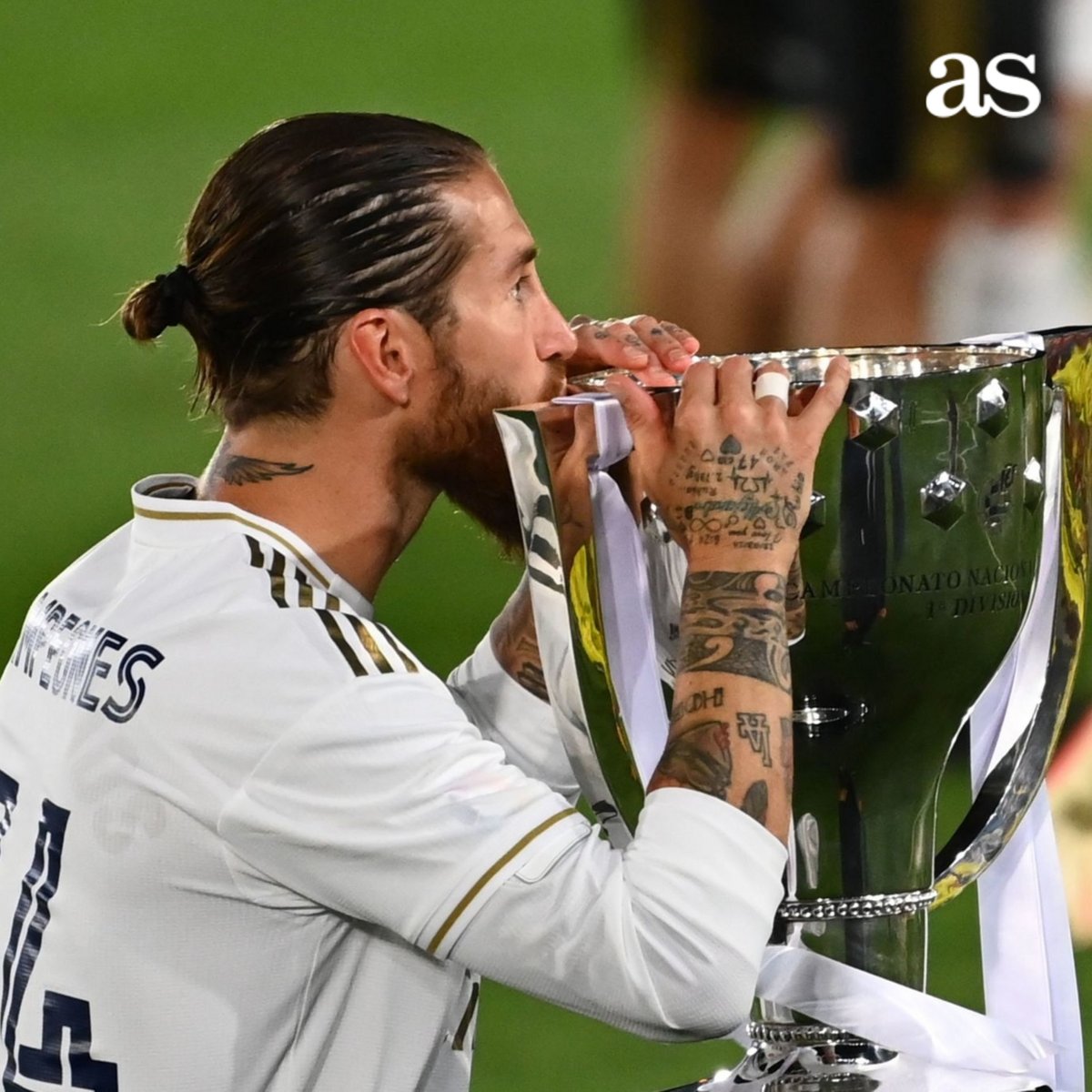 diarioas's tweet photo. 🤔 ¿Renovarías a Sergio Ramos?
🔁 Sí
❤️ No https://t.co/fjHJ7NYFEw