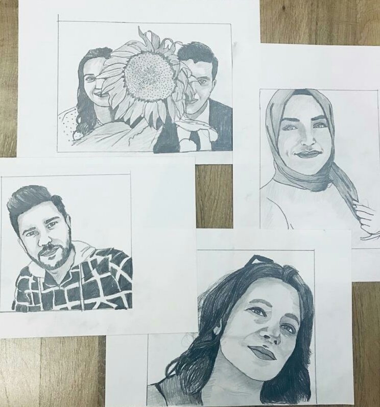 1 eksikle geçen haftanın şanslıları karşınızda 😊 Şimdi bu fotoğrafı beğenip, retweet yapıp, takip edenler arasından sürpriz sayıda kişi seçeceğim. Bakalım bu sefer kimler kazanacak?