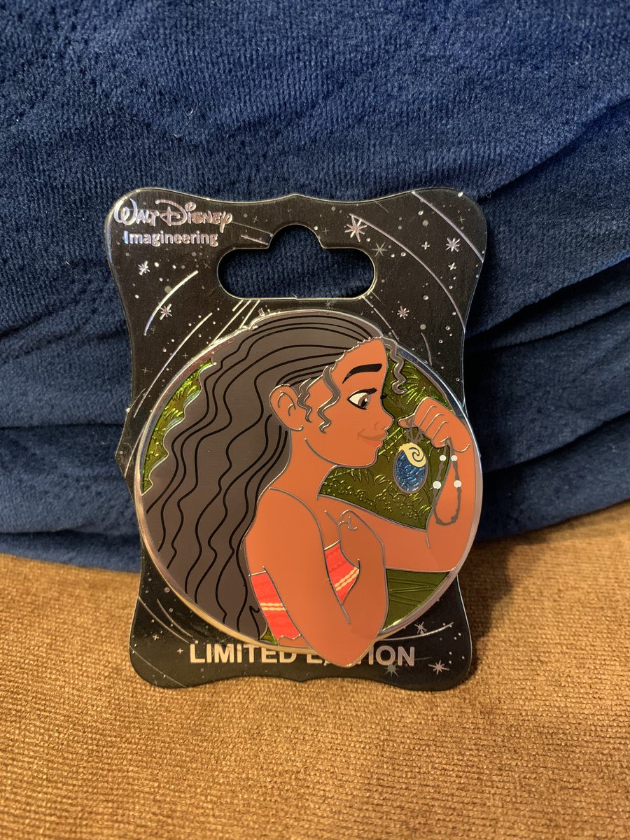disneykidsblog's tweet photo. Small, but mighty pin mail! So happy we finally get to put her next to Maui!! What’s your favorite Disney pin?
•
•
#disney #disneykids #disneykidsblog #disneypins #disneypinsblog #moana https://t.co/WGYB75l9SE