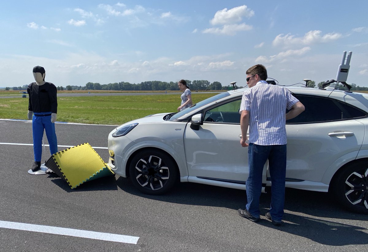 MarcinSlezak's tweet photo. Kolejny, intensywny dzień poligonowych testów z udziałem @MI_GOV_PL i @ITS_waw_pl w ramach projektu #AV_PL_ROAD #GOSPOSTRATEG @NCBR_pl Dużo ciekawych spostrzeżeń odnośnie działania obecnych systemów #ADAS w pojazdach #AV #AutonomousVehicles #CAD https://t.co/3uEsMAvxCB