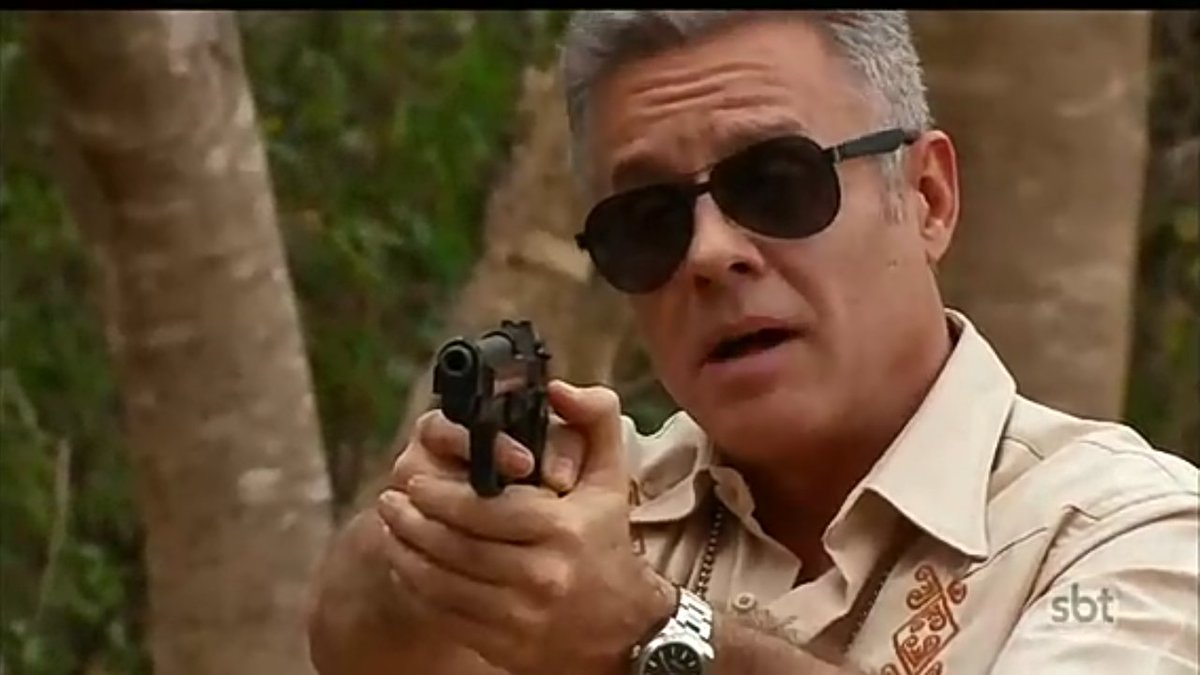 NovelasFanatico's tweet photo. Padre hoje não e seu dia de sorte
#OQueAVidaMeRoubou064 https://t.co/DW1QoYSTgz
