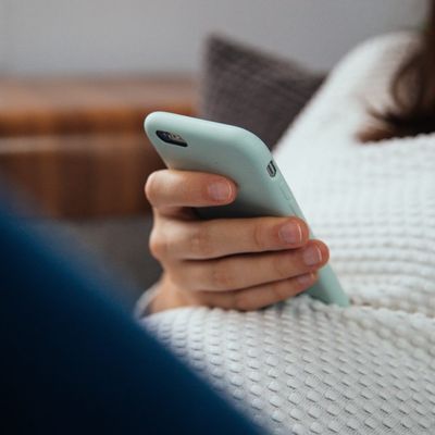 "In a recent study, brain researchers found that mobile ads can trigger an emotional response in less than half a second. The brain only needs 400 milliseconds to see and react emotionally to mobile ads." via <a href="/buffer/">Buffer</a> buff.ly/2AQ3xgU #marketing #mobileads #advertising