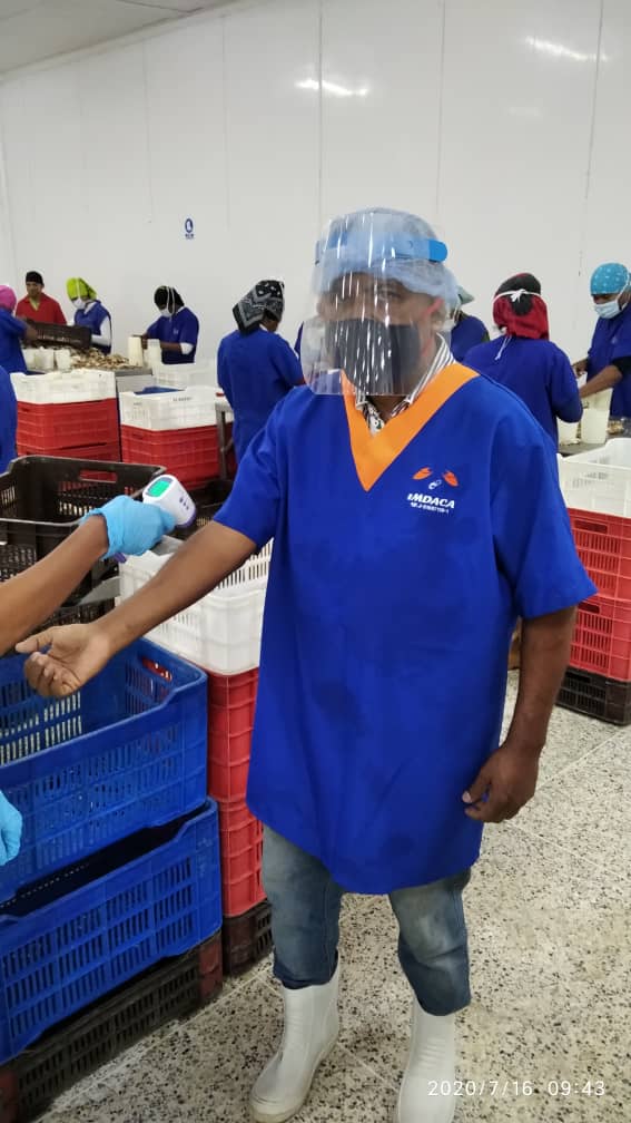 Estradacandanga's tweet photo. #Minpesca e @Insopesca #Zulia Hoy realizamos inspecciones a la planta procesadora de cangrejo #Indaca para fortalecer la producción y cumplimiento del protocolo de prevención del #Covi19 
@MinPescaVE @juanlayavargas @jc_caraballo_ @OmarPrietoGob #VenezuelaEnBatallaVictoriosa https://t.co/tiH2sjYQYj