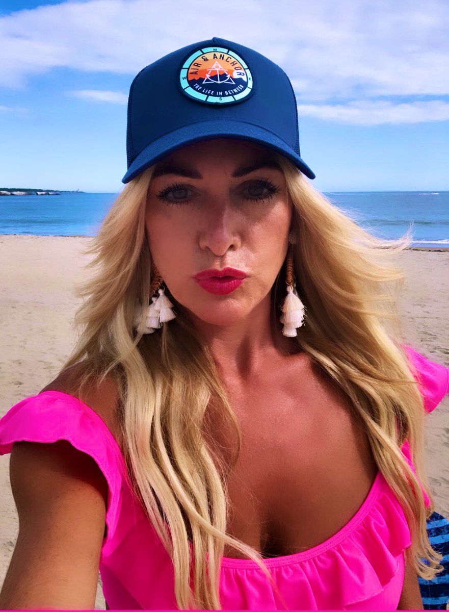 barbidoll's tweet photo. So Nauti! βοΈ An ocean-sized thank you @air_anchor for the nautical @92profm summer swag! #PoolPatrol π https://t.co/6r6L3R4pLS