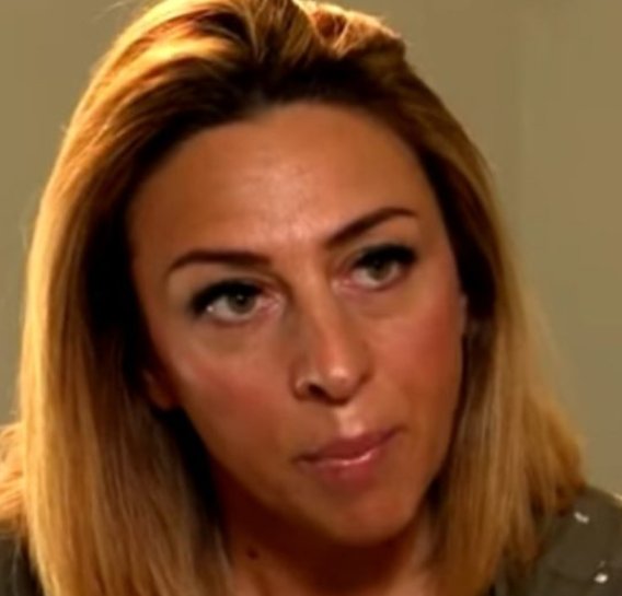 joskared67's tweet photo. Pokerfaces. Lady Gaga e l'Orso Yoghi #TempationIsland https://t.co/OQT2bm2Tig