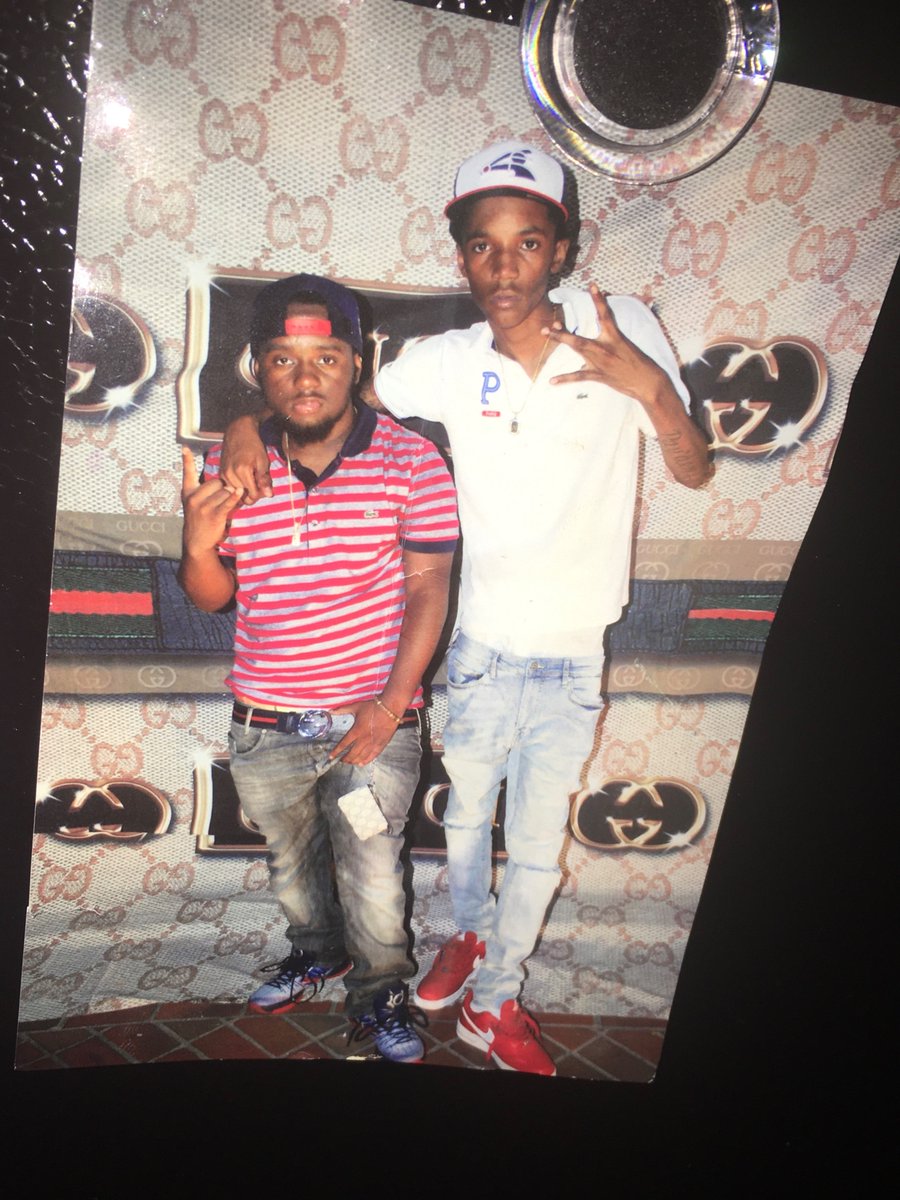 AvenueYoungRon's tweet photo. #ThrowBackThursday #YoungRon&Rozzay!!!
#DoubleRSuperstars We Had Our Way Dis Summer💫✨......#1500❤️ https://t.co/CnJnOz58tk