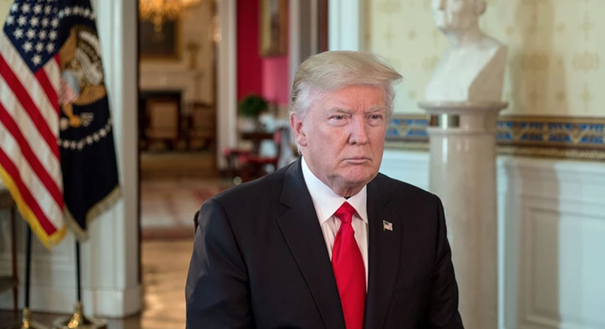 JTPAgency's tweet photo. President Trump on Monday temporarily suspended new work visas and barred hundreds of thousands of foreigners from seeking employment in the United States, part of a broad effort to limit the entry of immigrants into the country. https://t.co/cQ1Cc9h8Uv
