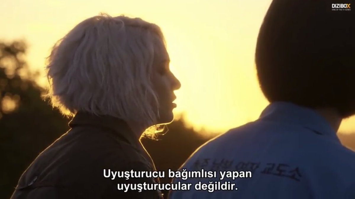 yldrmserco's tweet photo. Farklฤฑ bir bakฤฑล aรงฤฑsฤฑ..
#rileyblue #sun #sense8 https://t.co/0gtTOU306O