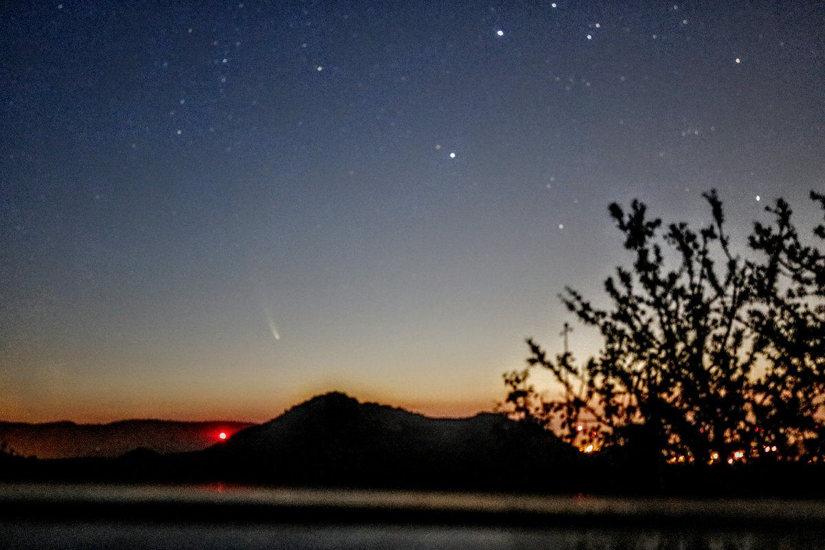DatcaDiscover's tweet image. Sabah son kez veda. Artık akşamları peşindeyiz #NeowiseComet . Fotoğraftaki takımyıldızı tanıyan var mı? #NEOWISE #comet #Astrophotography #Astronogeek #skylover