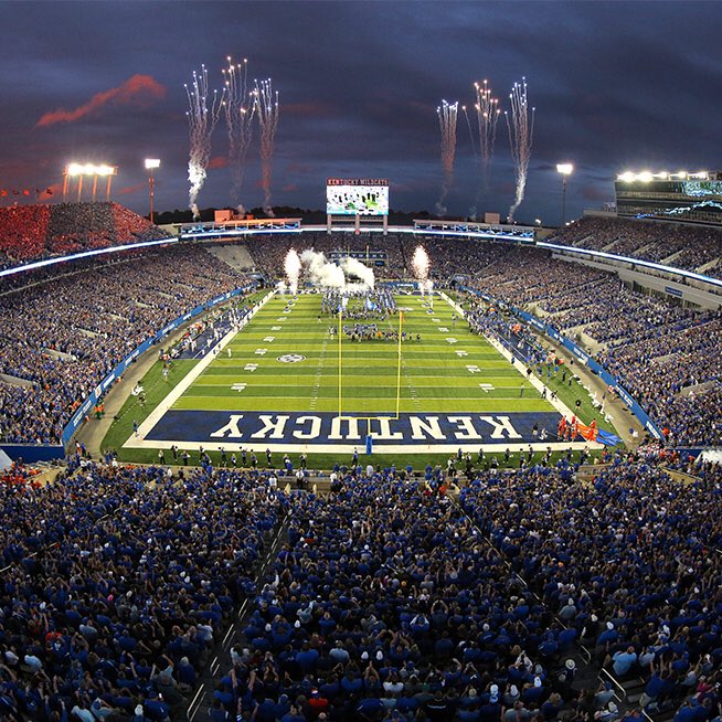 gabegokrazy's tweet photo. Blessed to receive an offer from Kentucky University🤍! @RhodneyDonalds1 @coach__hen @RecruitGeorgia @TCCHSFB @Bigstew9 @ChadSimmons_ https://t.co/1dEThrB3b8