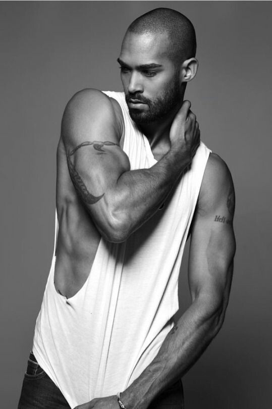 4. Lamon Archey. Lamon isn't just a pretty face and great body. He's hilarious as well and if you come at him, he will clapback. He has no fucks to give anymore. I used to be mostly against stars clapping back, but if you tag that person, you get what you deserve, bitch.  #Days