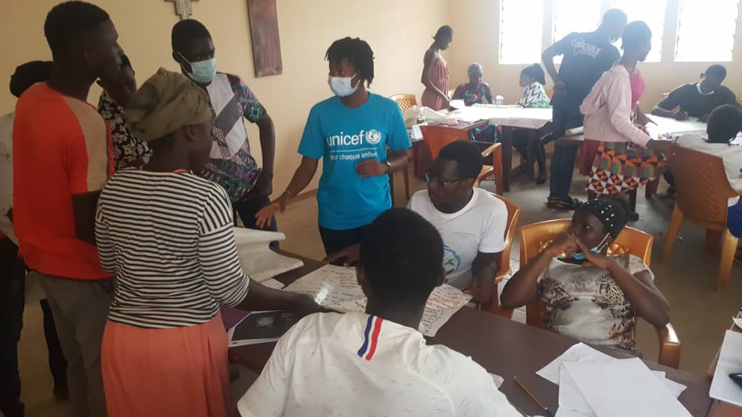 AichaYele's tweet photo. Une autre étape de formation à Abobo sur l'élaboration d'un plan de plaidoyer avec le guide du plaidoyer des jeunes de UNICEF. Encore une fois, j'étais la formatrice. Quel honneur !!
#Plaidoyer
#UNICEF_CIV https://t.co/Cyak3jkPHo