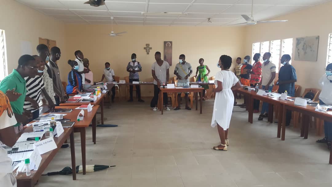 AichaYele's tweet photo. Une autre étape de formation à Abobo sur l'élaboration d'un plan de plaidoyer avec le guide du plaidoyer des jeunes de UNICEF. Encore une fois, j'étais la formatrice. Quel honneur !!
#Plaidoyer
#UNICEF_CIV https://t.co/Cyak3jkPHo